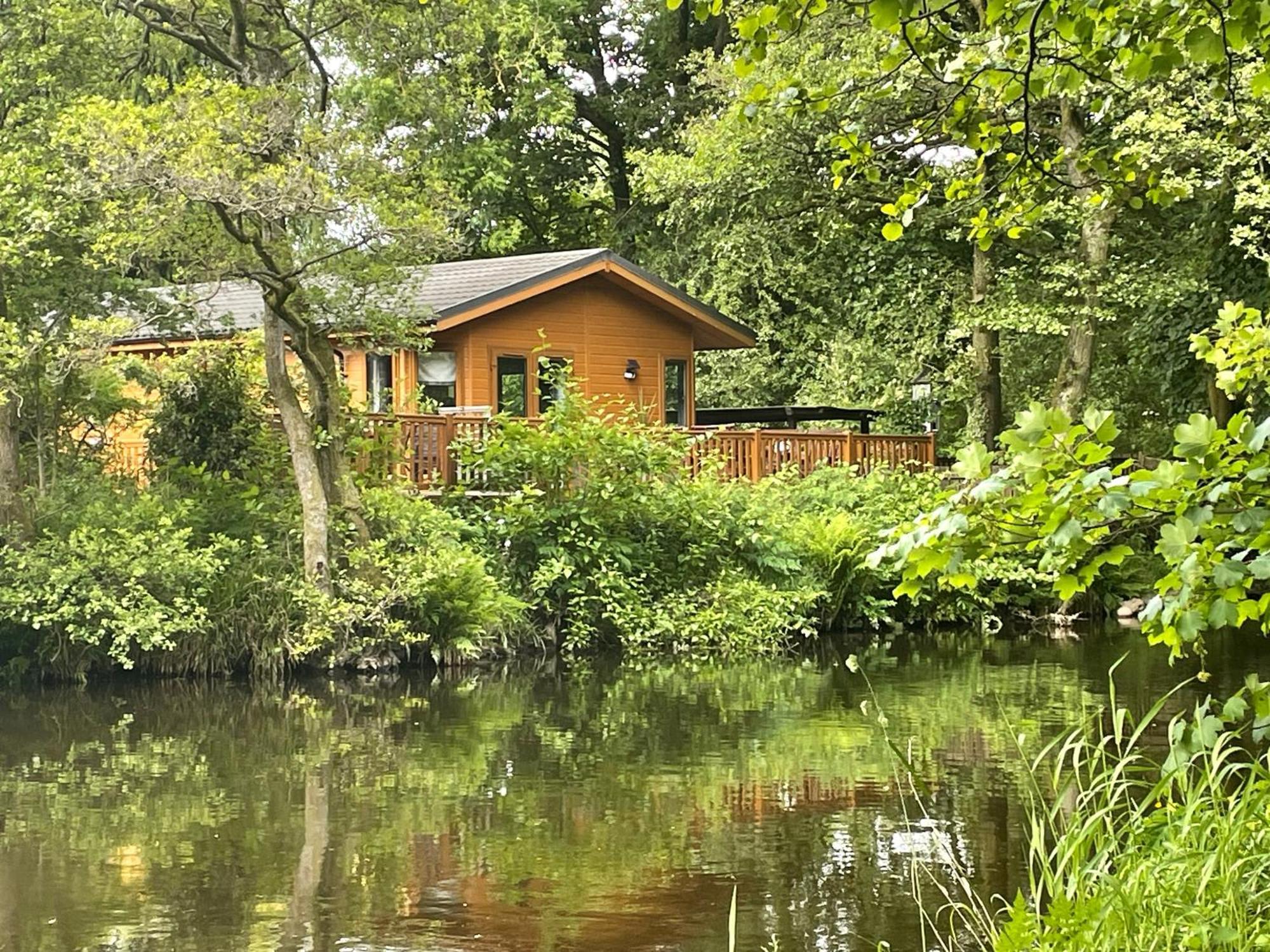 Riverbank Lodge دولار المظهر الخارجي الصورة